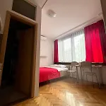 Studio Apartment Sisters3